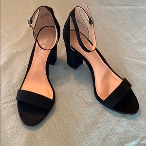 Madden Girl women’s Beella Dress sandal